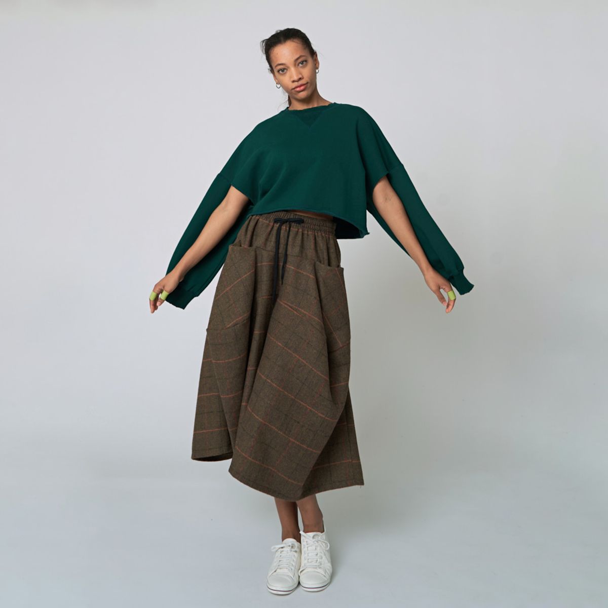 애스플래폼(ATHPLATFORM) AW22TL03 케이프 스웨트셔츠_딥 그린