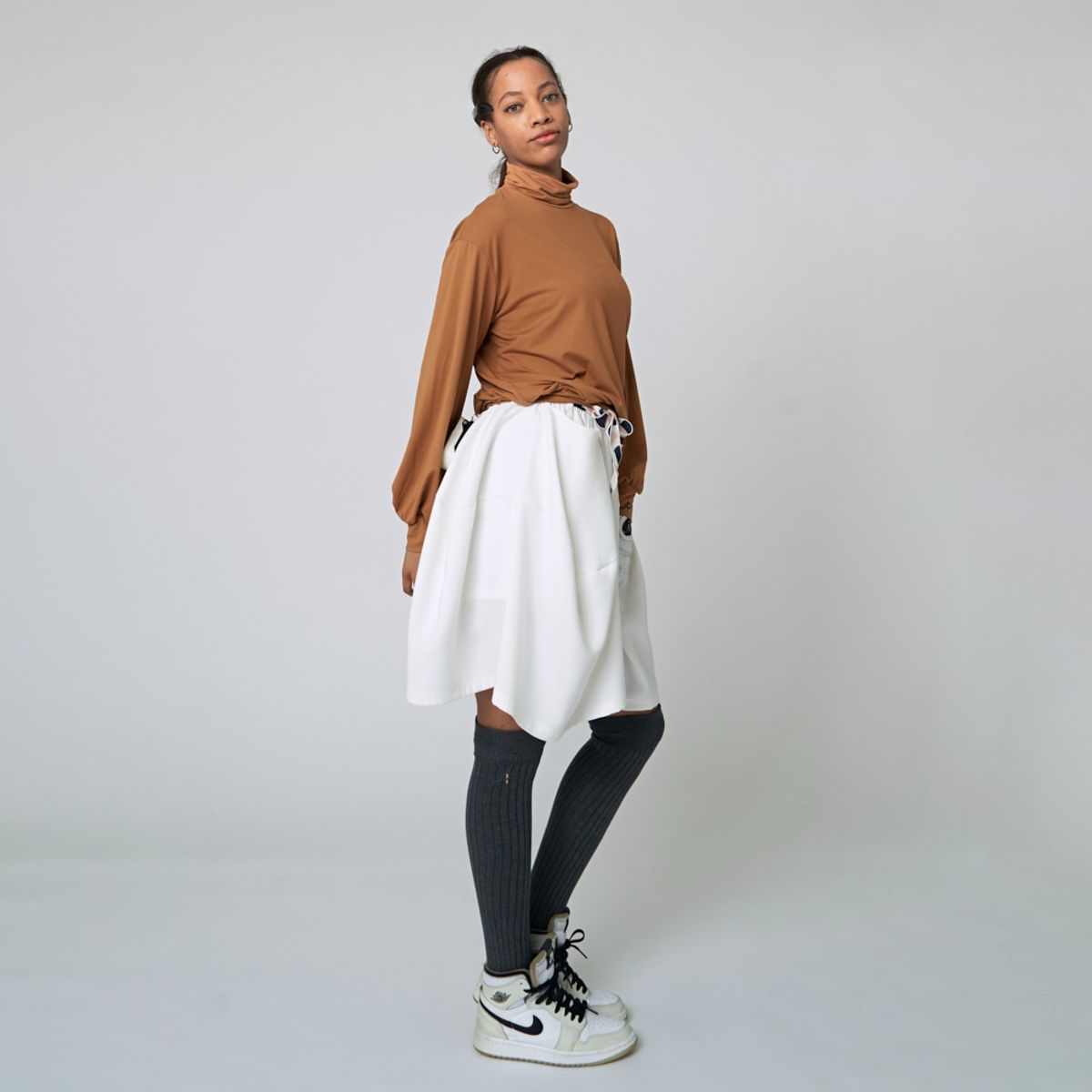 애스플래폼(ATHPLATFORM) AW22AS02 오버 니삭스_멜란지 그레이