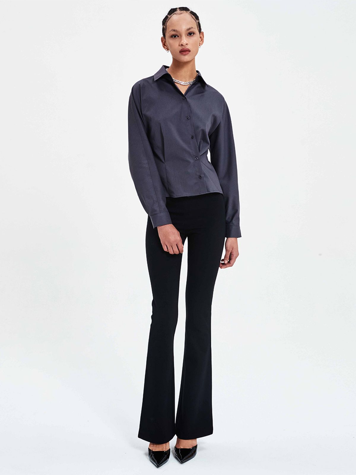 해브레스(HAVELESS) WAIST BUTTON CROPPED SHIRT DARK GREY