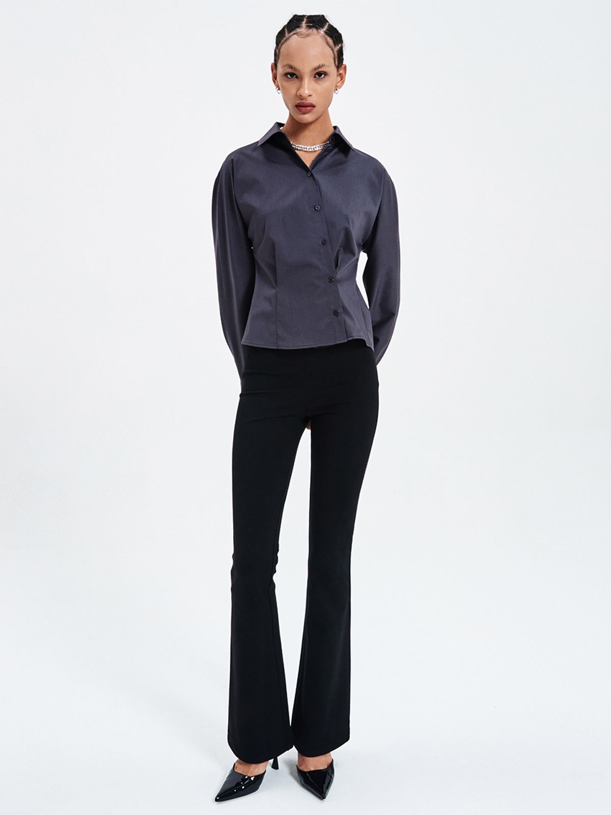 해브레스(HAVELESS) WAIST BUTTON CROPPED SHIRT DARK GREY