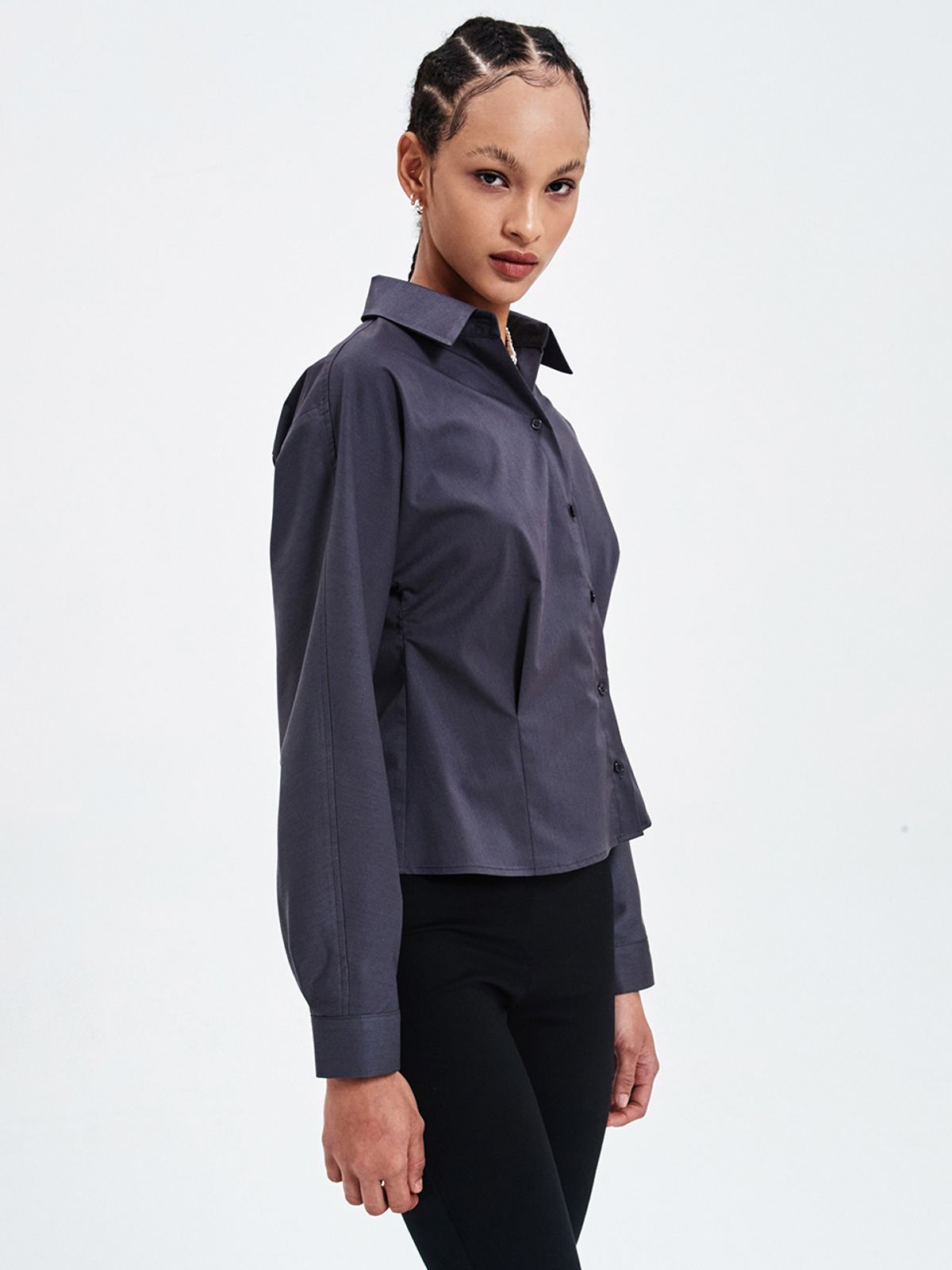 해브레스(HAVELESS) WAIST BUTTON CROPPED SHIRT DARK GREY
