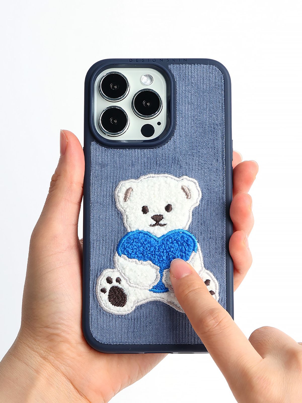 디자인스킨(DESIGNSKIN) 아이폰14/프로/플러스/프로맥스 코듀로이 부클 빅베어 케이스-블루