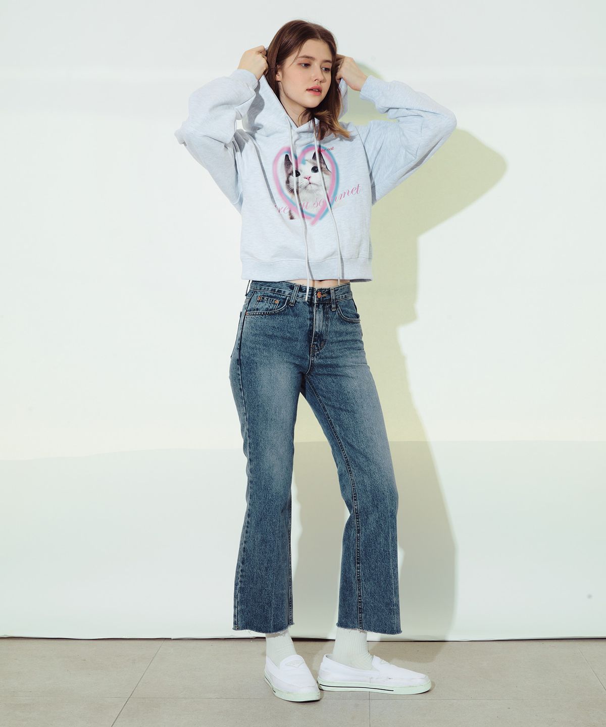 에트오소메(ETRE AU SOMMET) 하트 캣 페이스 헤비 후드 (화이트 멜란지)