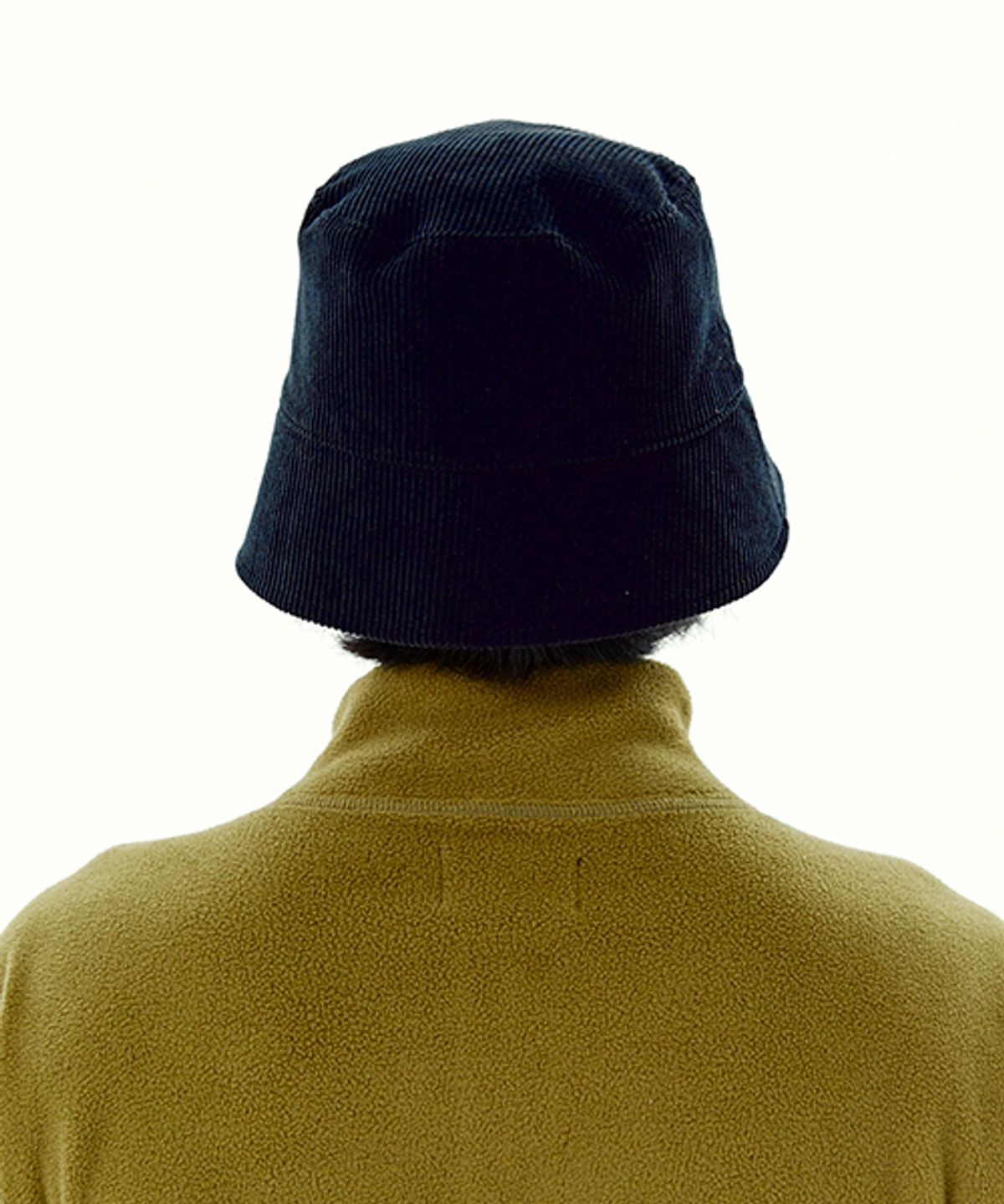 위캔더스(WKNDRS) REVERSIBLE CORDUROY BUCKET HAT (NAVY)