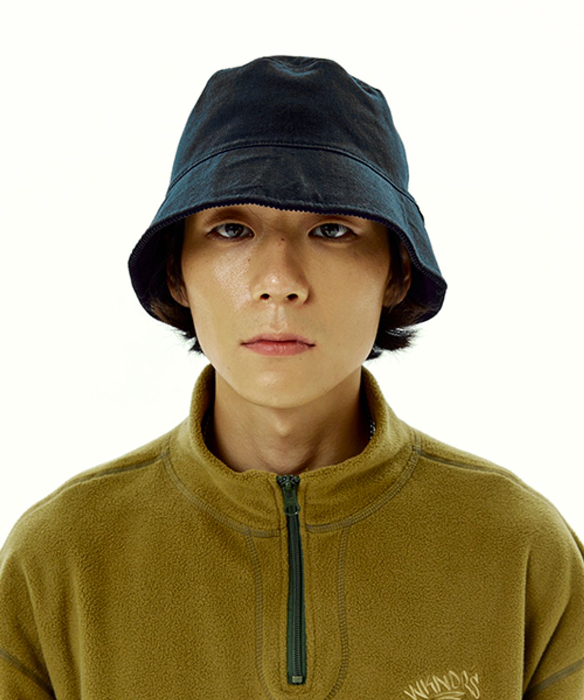 위캔더스(WKNDRS) REVERSIBLE CORDUROY BUCKET HAT (NAVY)