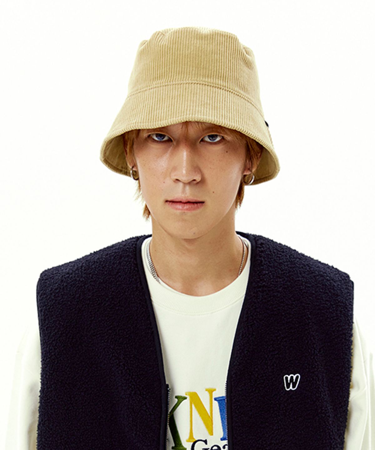 위캔더스(WKNDRS) REVERSIBLE CORDUROY BUCKET HAT (BEIGE)