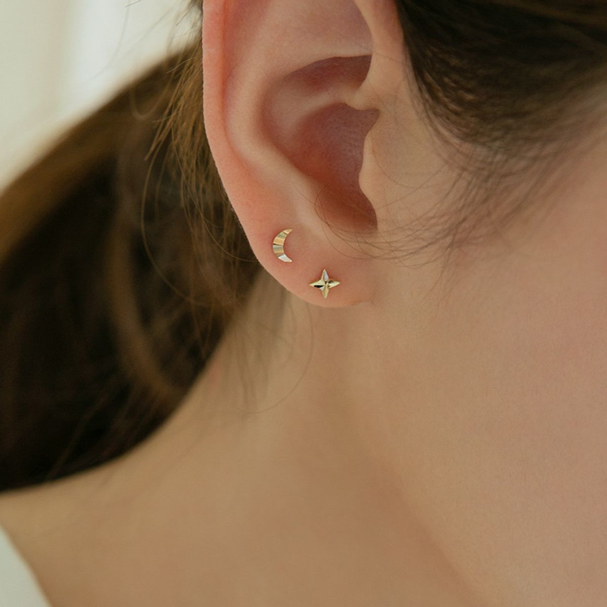 룬느(LUNNE) 14k 컷팅 초승달 귀걸이 (14k골드) #ES13
