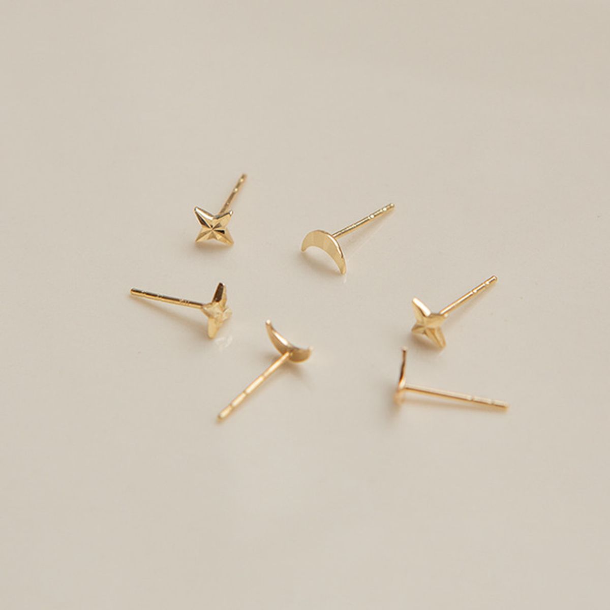 룬느(LUNNE) 14k 컷팅 초승달 귀걸이 (14k골드) #ES13