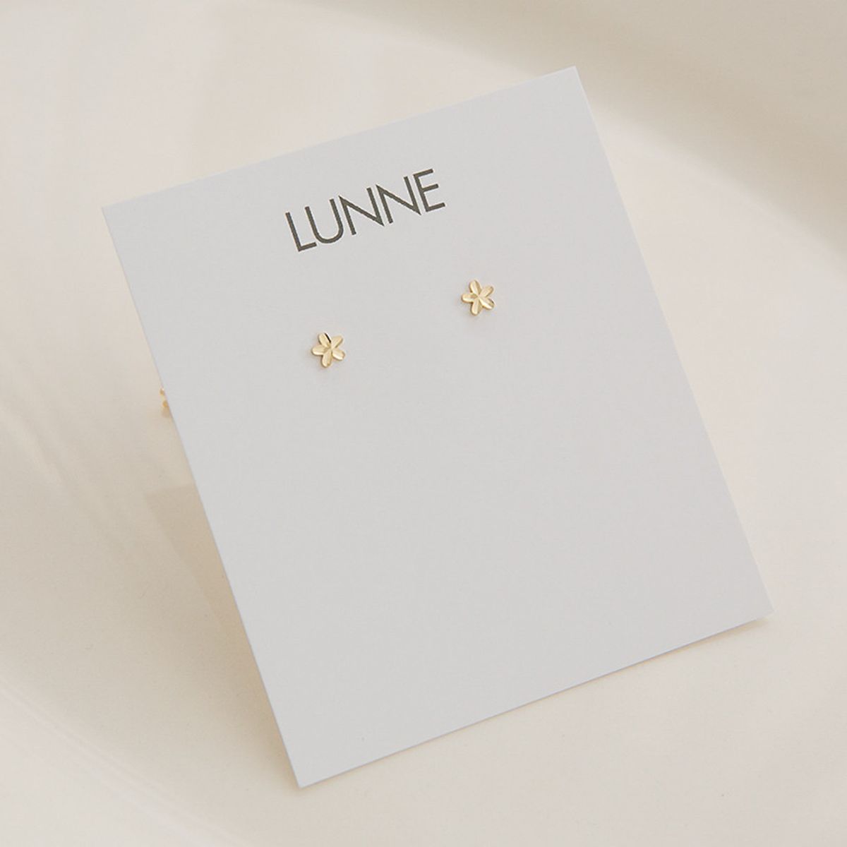룬느(LUNNE) 14k 미니 컷팅 플라워 귀걸이 (14k골드) #ES21