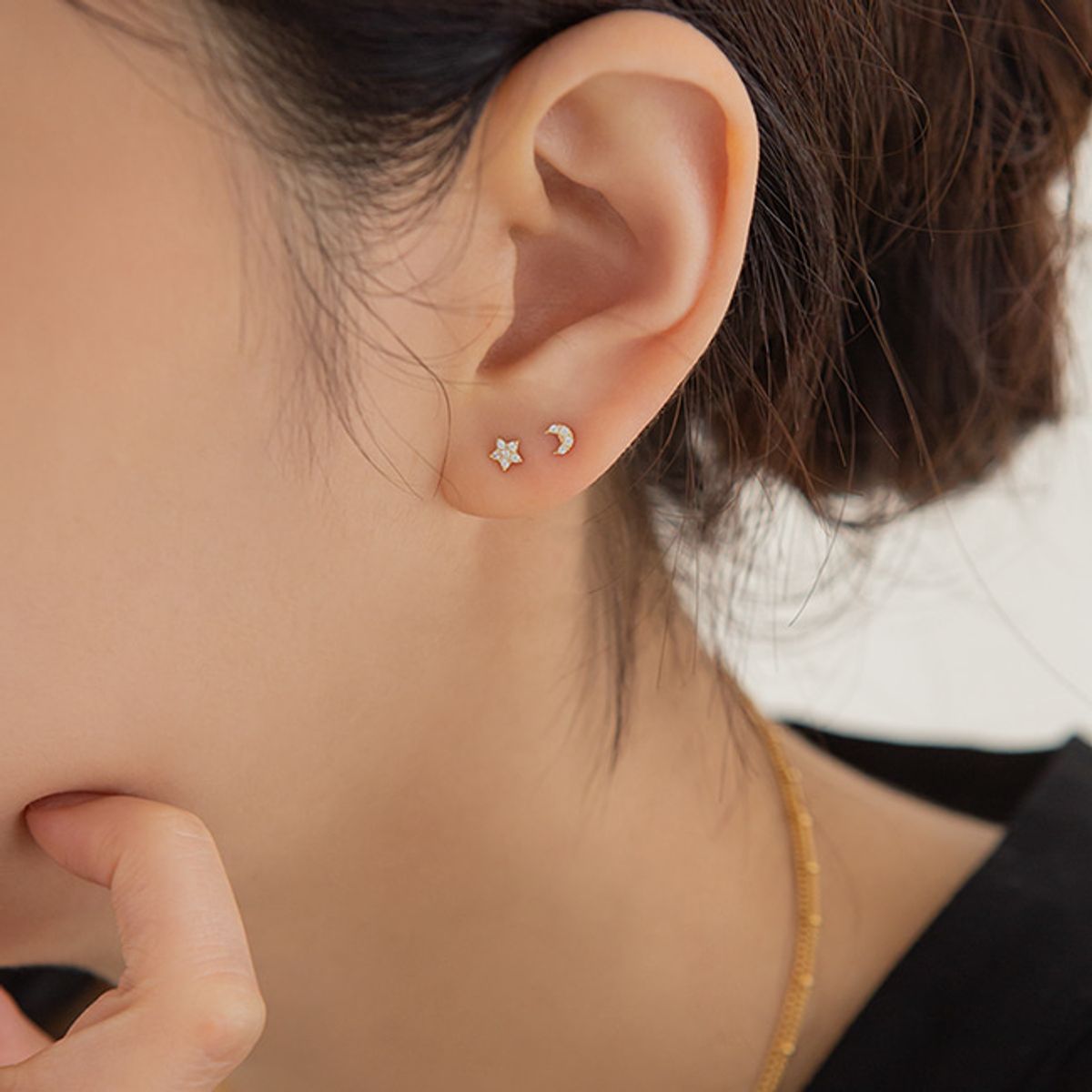 룬느(LUNNE) 14k 언발 미니 초승달 별 큐빅 귀걸이 (14k골드) #ES26