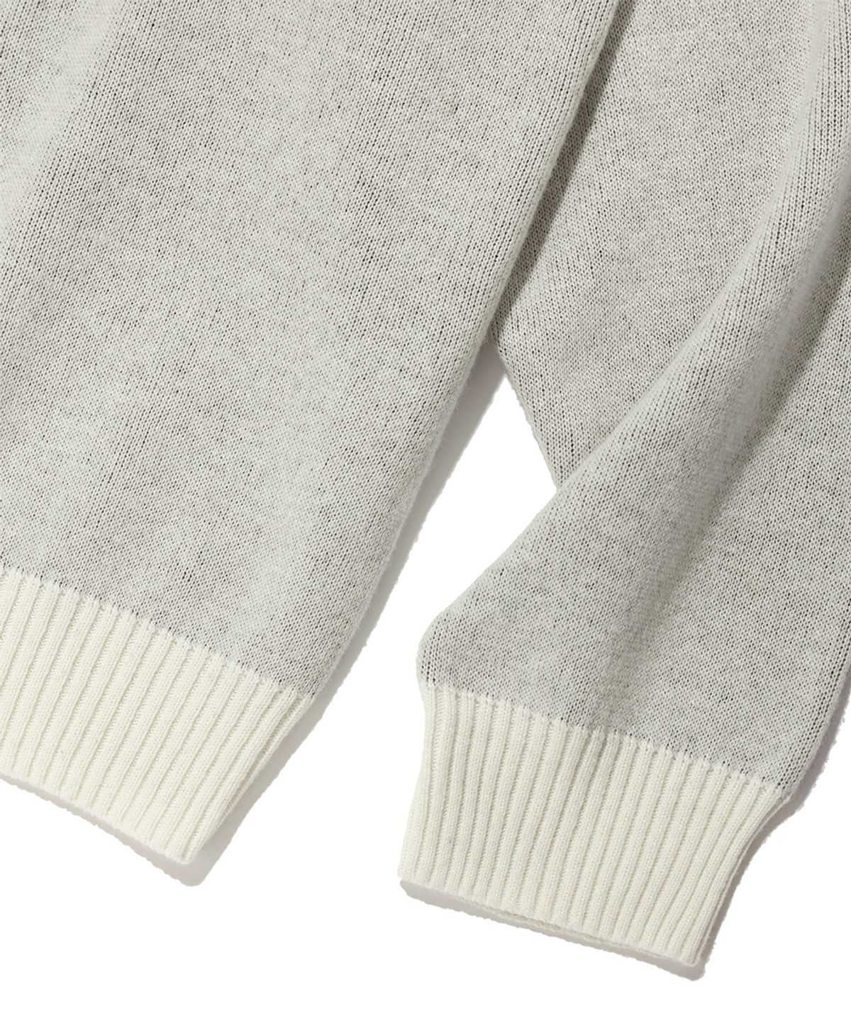 마하그리드(MAHAGRID) BASIC LOGO KNIT SWEATER IVORY(MG2EFMK620A)