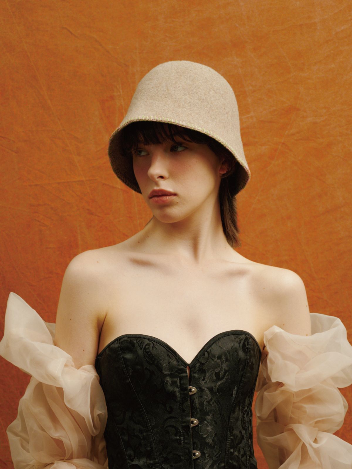 포에지담(POESIEDAME) [Life PORTRAIT] Whipstitch Cloche hat in Oatmeal