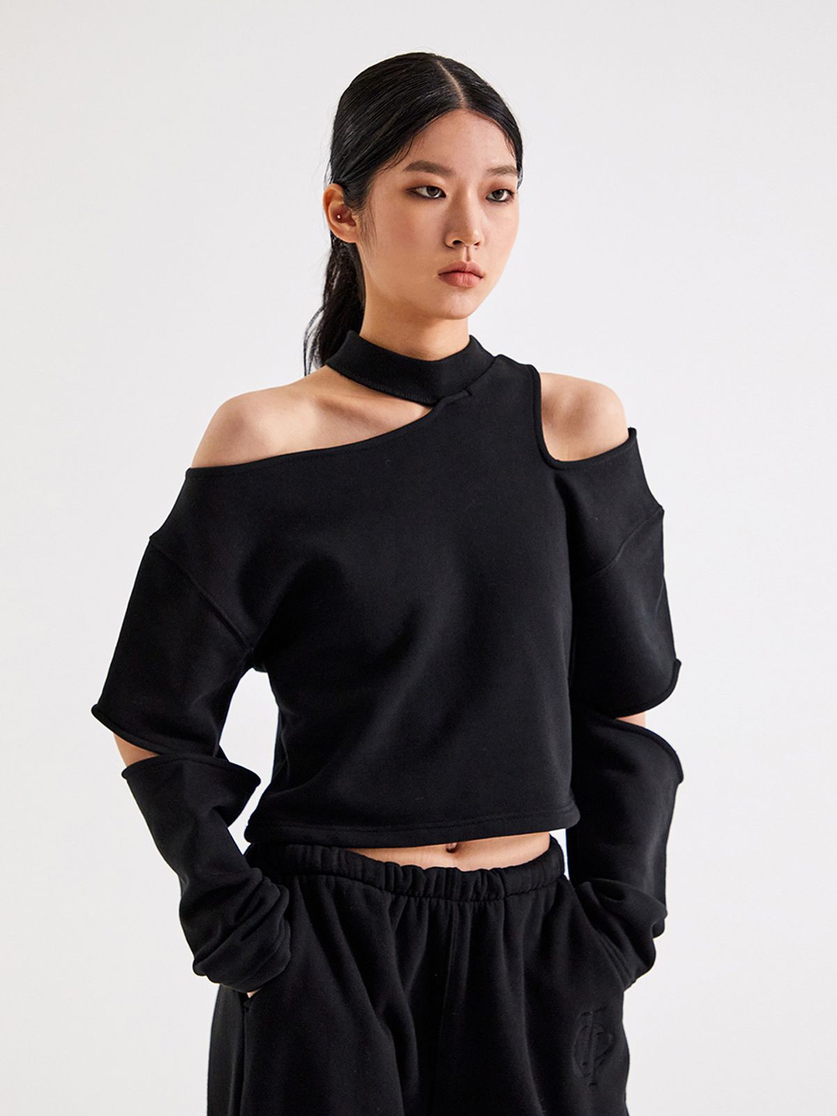탑걸(TOPGIRL) ALL OVER CUTOUT SWEATSHIRT_T226TP128