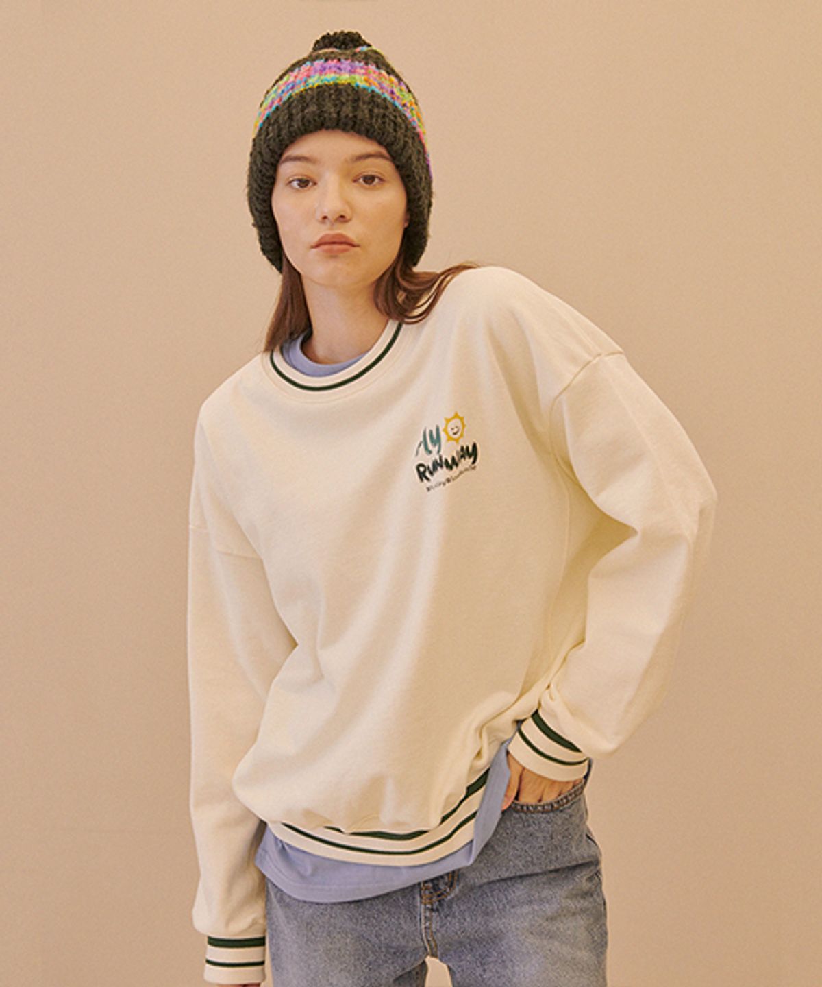 플라이런웨이(FLY RUNWAY) 데일리 리마인더 플라이런웨이 스웻셔츠-아이보리