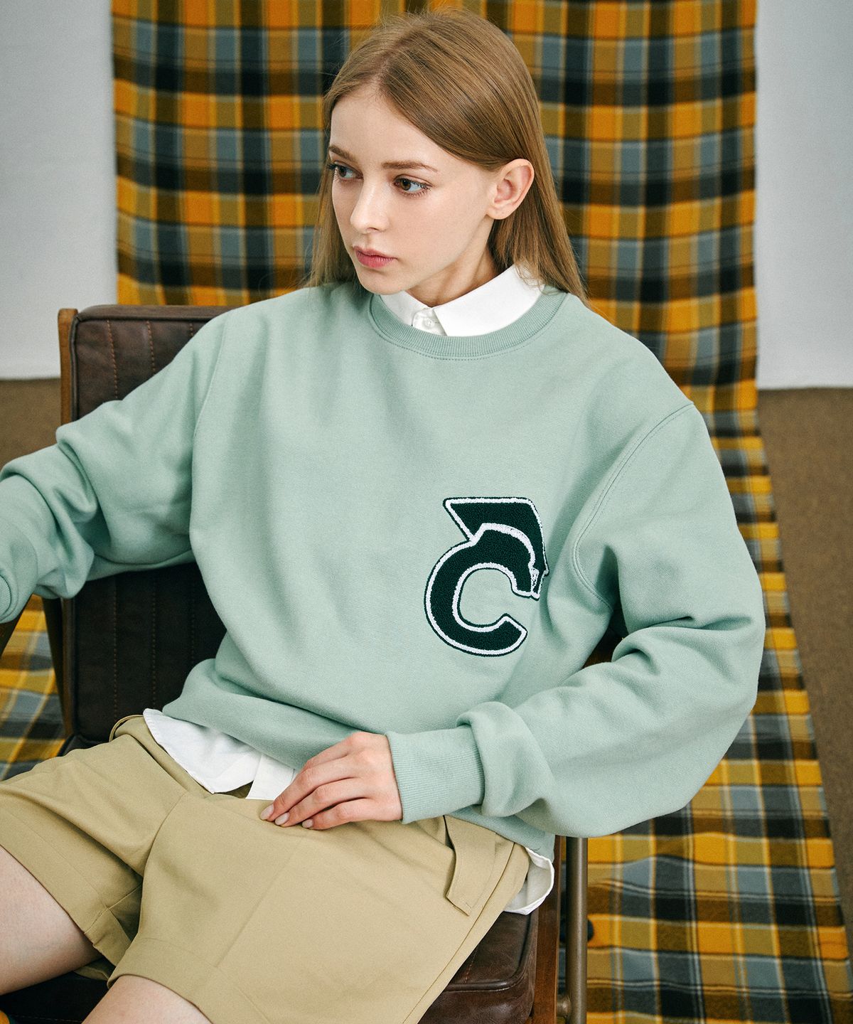 컨셉트컬리지(CONCEPTCOLLEGE) 빅패치 민트 맨투맨티 (남녀공용)