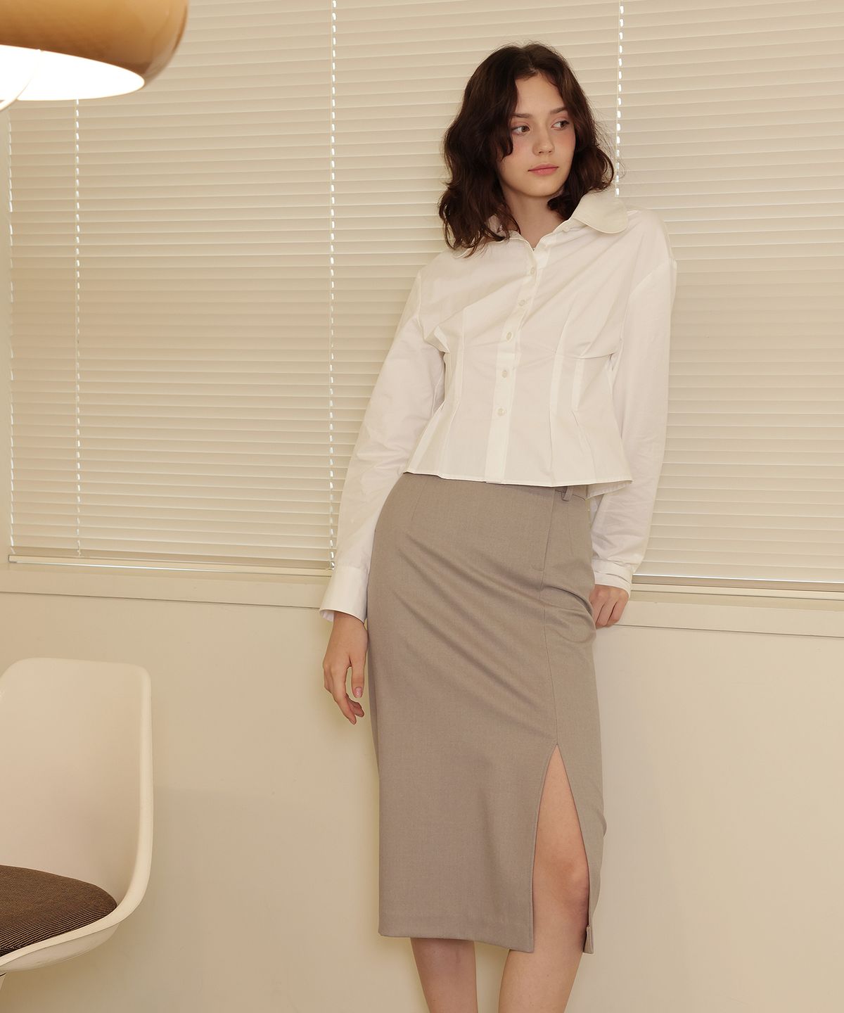 러브참(LOVECHARM) [플린 핀턱 셔츠_화이트] Flynn Waist Pintuck Shirt_White