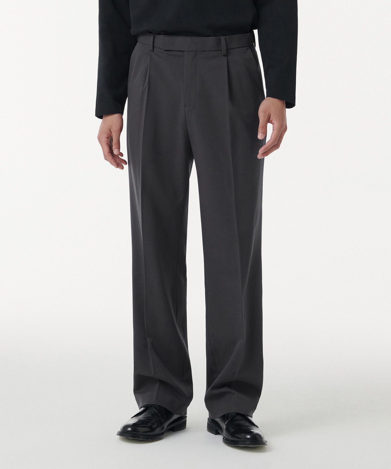【MODERNIF】Wrinkle One-Tuck Semi-Wide Banding Slacks スペシャル特典 MODERNIF】Wrinkle One-Tuck Semi-Wide Banding