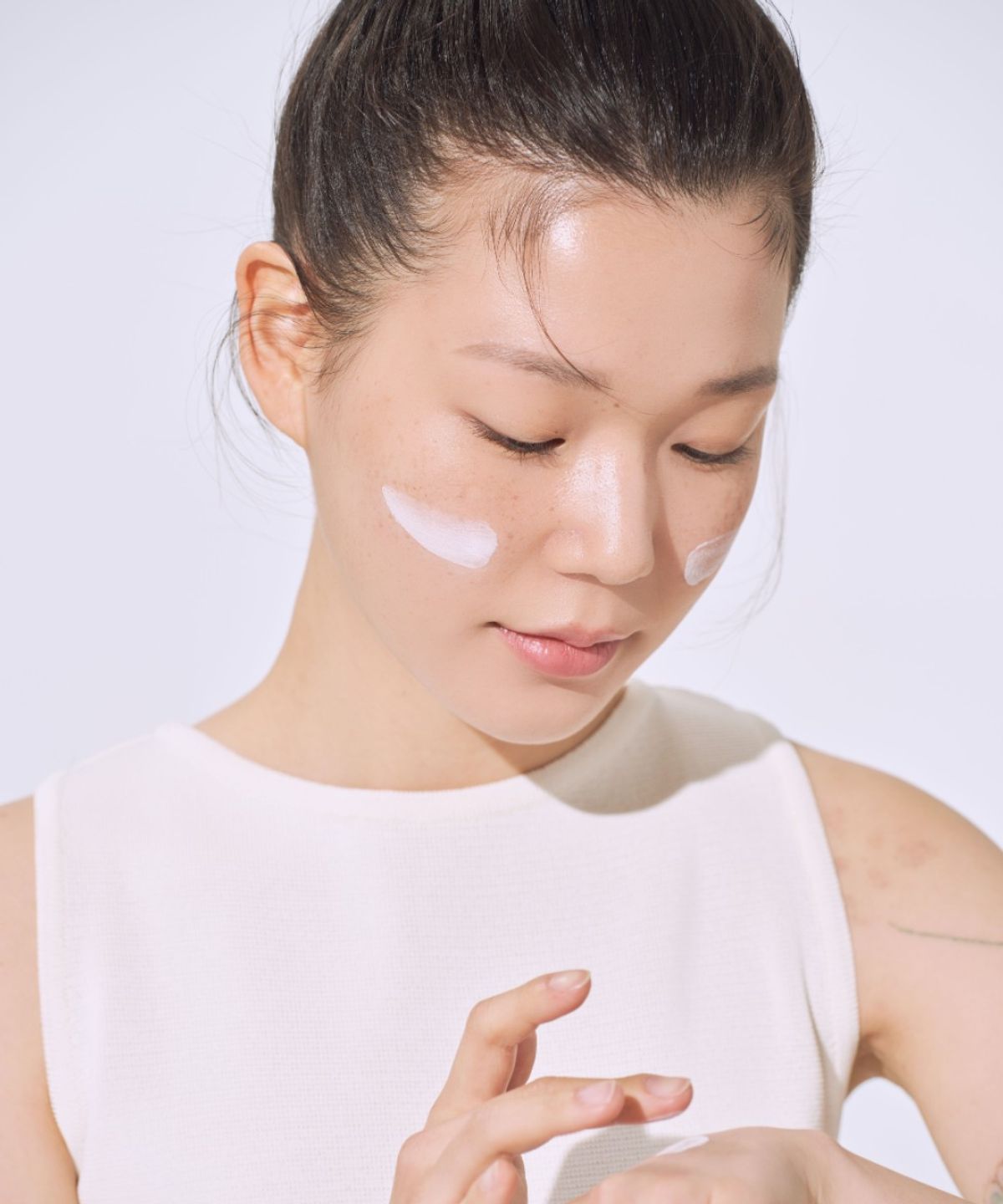 지비에이치 코스메틱(GBH COSMETICS) [미백&주름개선/화장솜 증정] 톤 업 선크림 + 소프트 코튼 패드60pads
