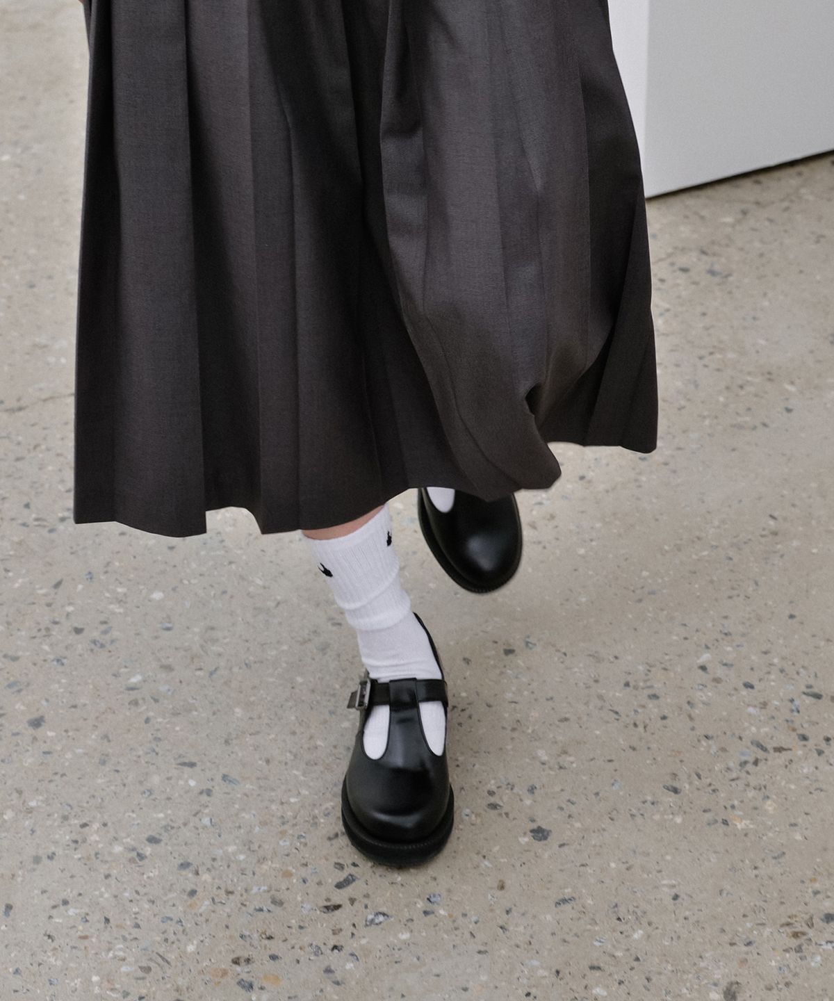 키에레이(CHIELEI) T STRAP LOAFER [C2F03 BK]