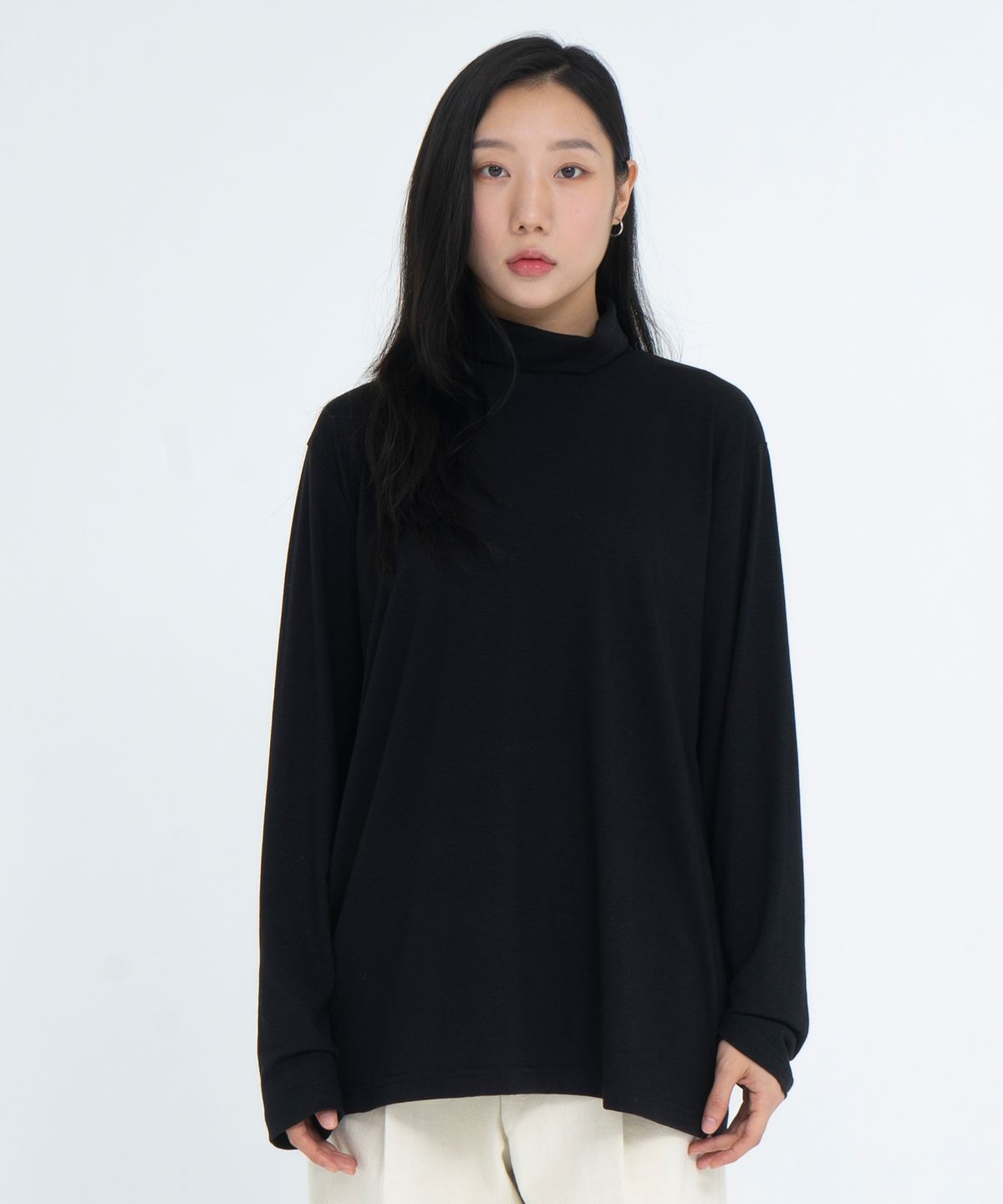 오드닷(ODD DOT) 소프트 레이어드 터틀넥_화이트
