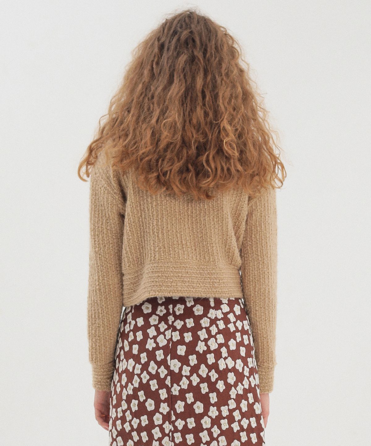 준준스페이스(JUNEJUNE SPACE) Crop Boucle Cardigan_Beige크롭 부클 가디건_베이지