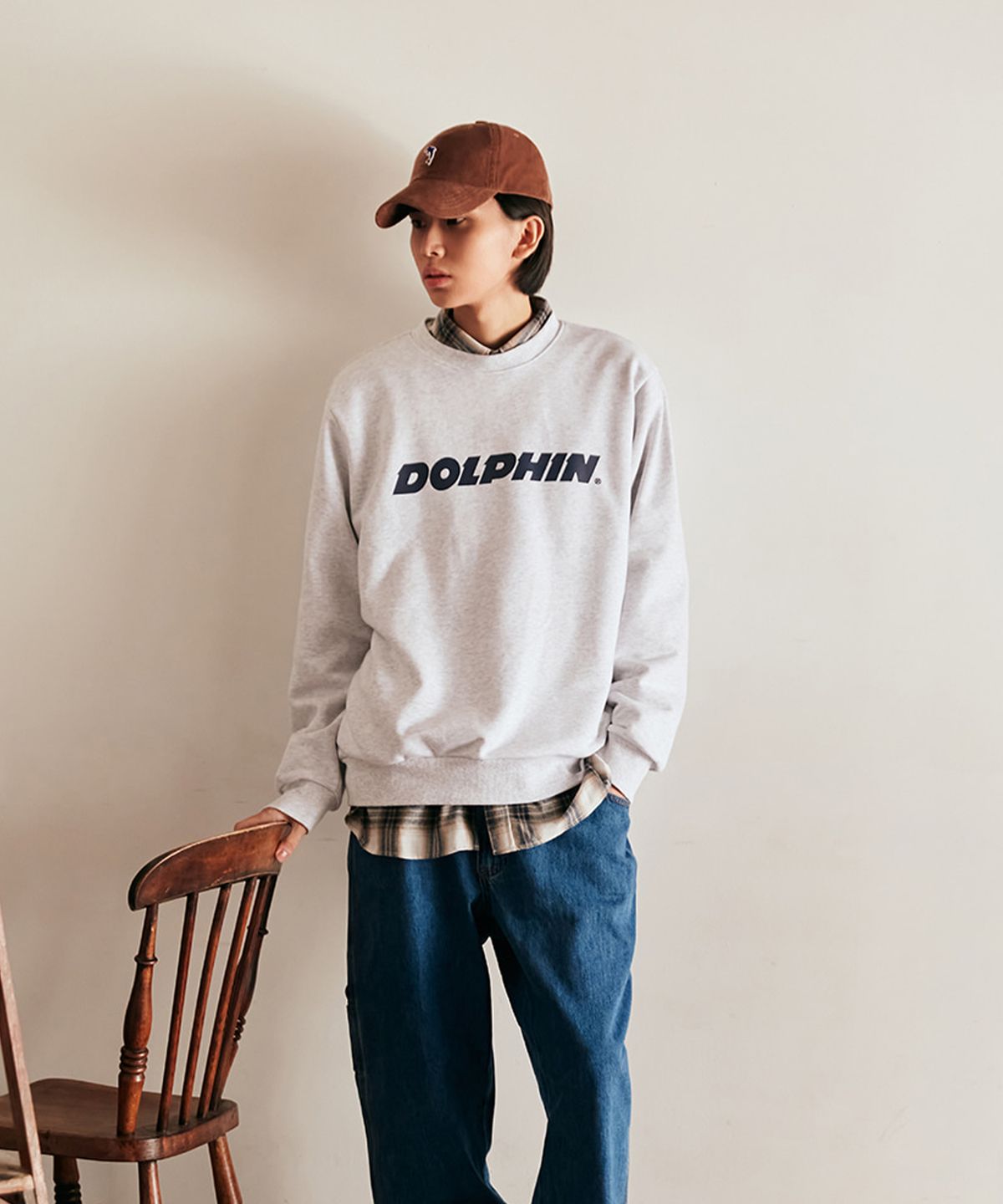 돌핀웨이브어패럴(DOLPHIN WAVE APPAREL) 돌핀 어센틱 로고 맨투맨 쿨그레이