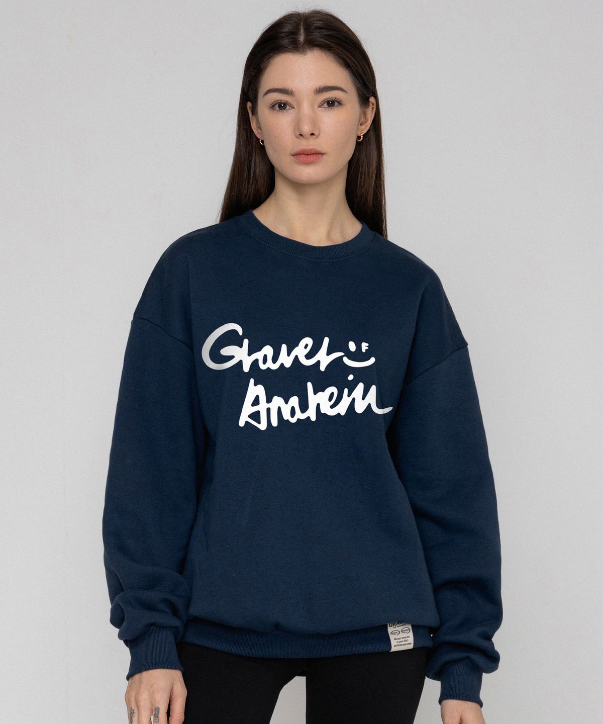 그레이버(GRAVER) [UNISEX]드로잉 로고 스마일 맨투맨_네이비