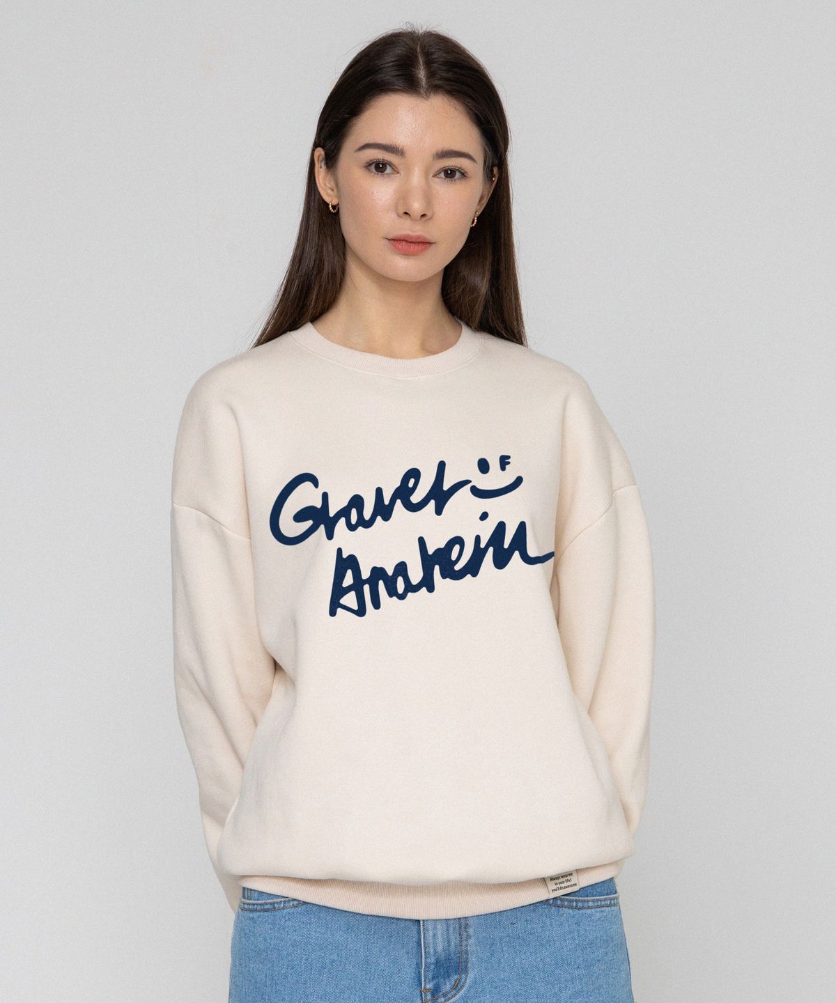 그레이버(GRAVER) [UNISEX]드로잉 로고 스마일 맨투맨_크림