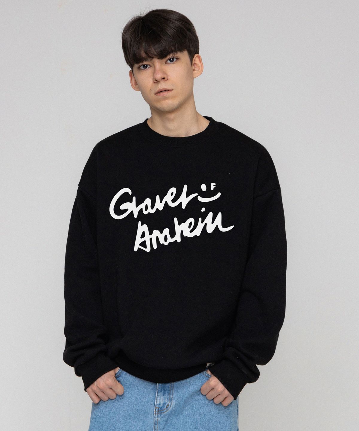 그레이버(GRAVER) [UNISEX]드로잉 로고 스마일 맨투맨_블랙