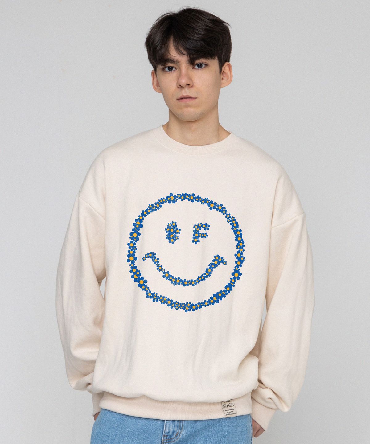 그레이버(GRAVER) [UNISEX]멀티플라워 도트스마일 맨투맨_크림