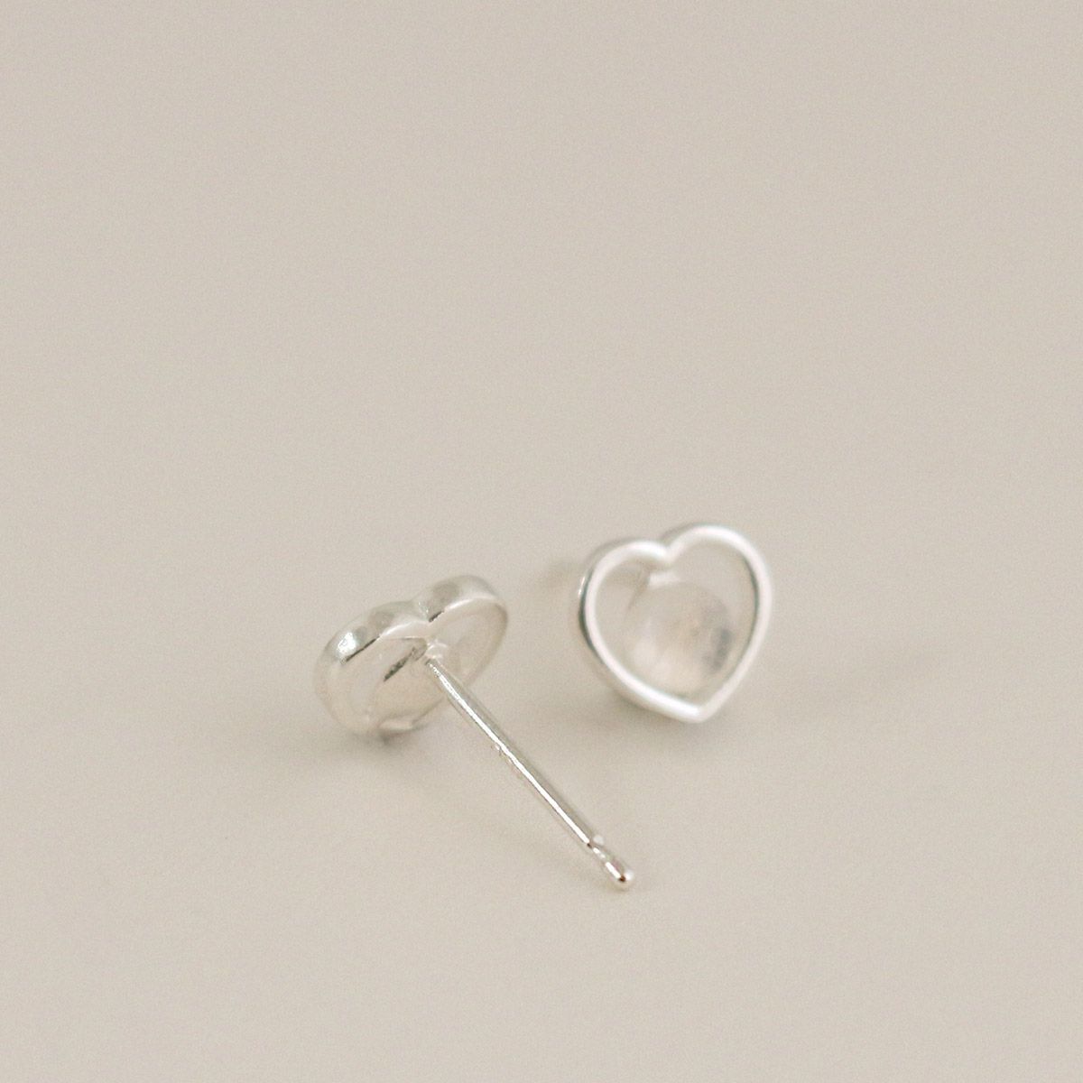 47베이지(47BAG) 925 Silver Erica Heart Earrings/ 에리카