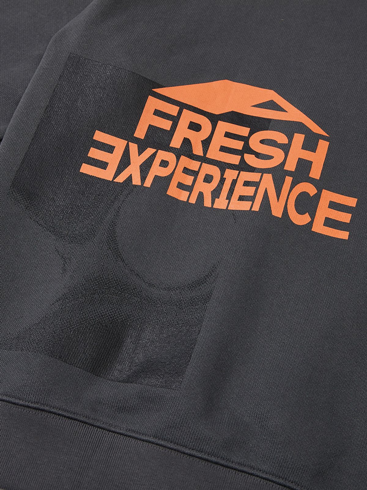 하이랜드 델리 앤 그로서리(HIGHLAND DELI AND GROCERY) Stamp Sweatshirts  Charcoal