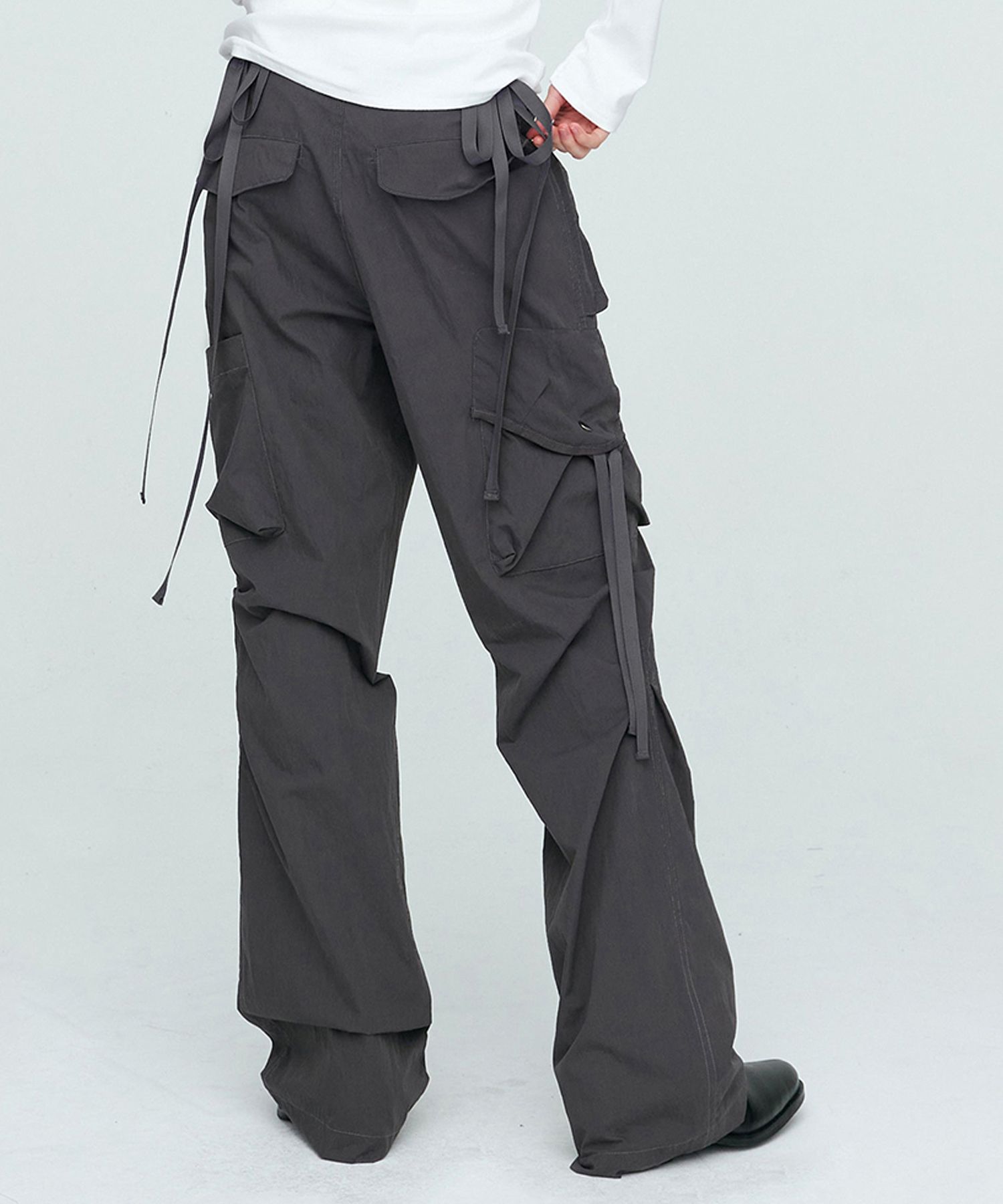 MUSINSA公式 | NACHE STRAP CARGO PANTS (UNISEX / KHAKI)