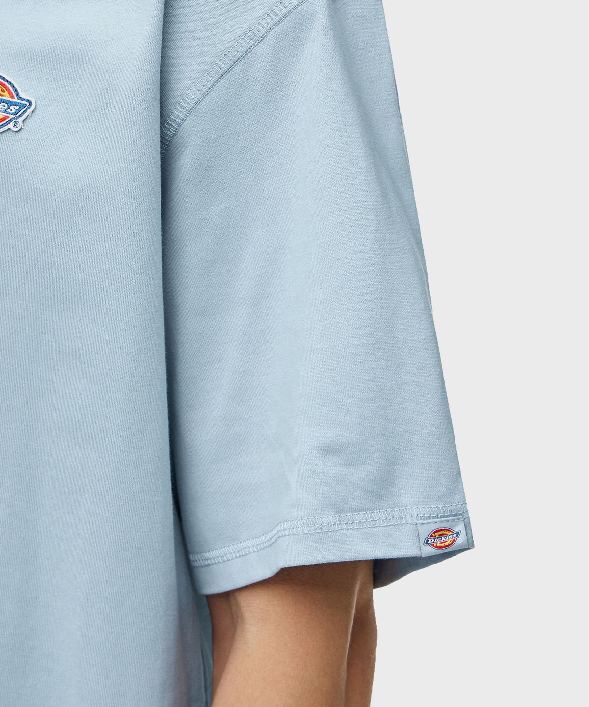 디키즈(DICKIES) 릴렉스드 스몰 로고 티셔츠 Ashley Blue