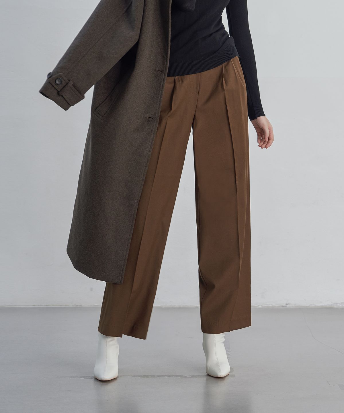 줄리아페페(JULIAPEPE) Signature Wool Semi Wide Slacks (Brown)