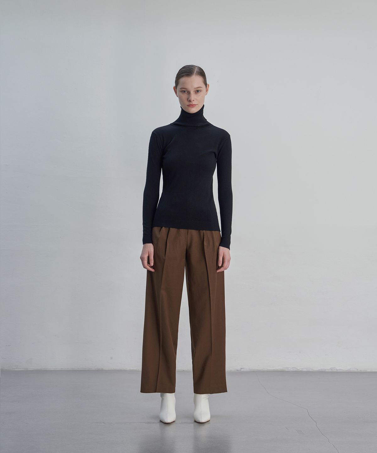 줄리아페페(JULIAPEPE) Signature Wool Semi Wide Slacks (Brown)