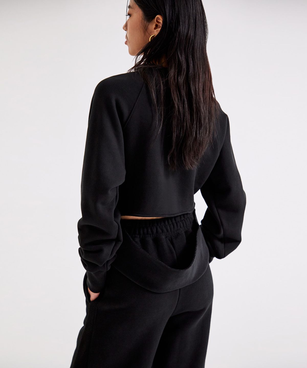 탑걸(TOPGIRL) CUTOUT BACK SWEATSHIRT_T226TP127
