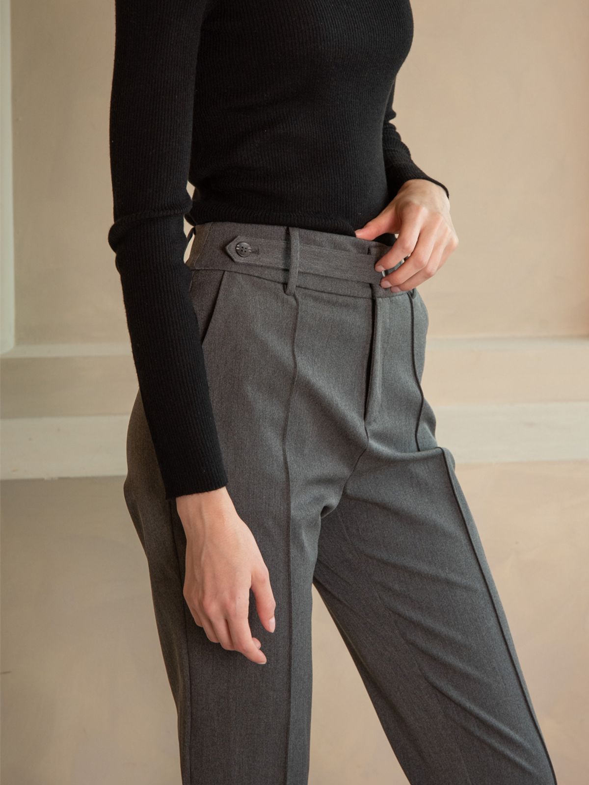 웬스데이딜라잇(WEDNESDAY DELIGHT) WED Belted straight trousers_gray