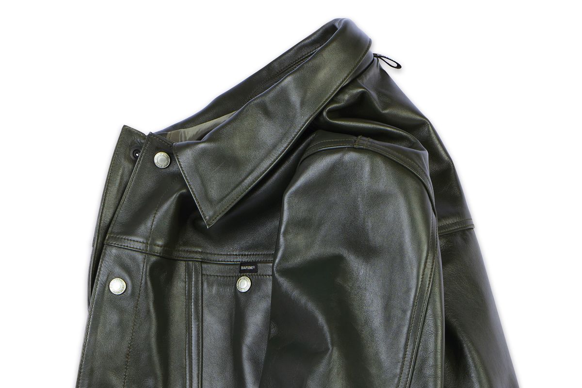 디아프바인(DIAFVINE) DV.LOT 669 Calf skin Trucker -Dark Khaki-