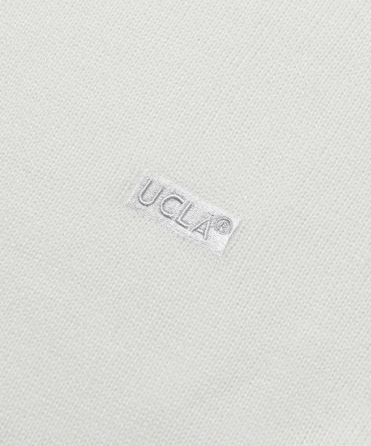유씨엘에이(UCLA) 베이직 로고 터틀넥 스웨터 [IVORY](UYALK12_22)