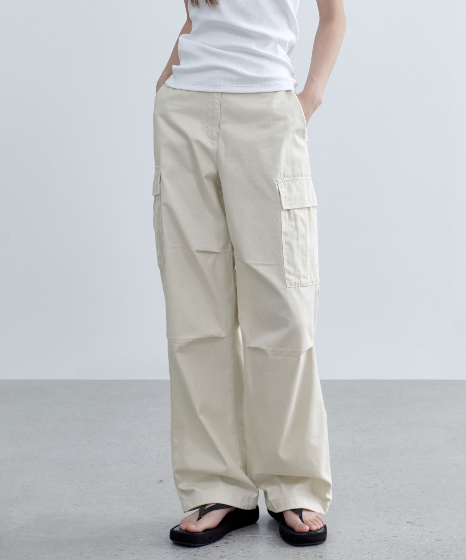 Women's Wide Cargo Pants [Cream] thumbnail 2