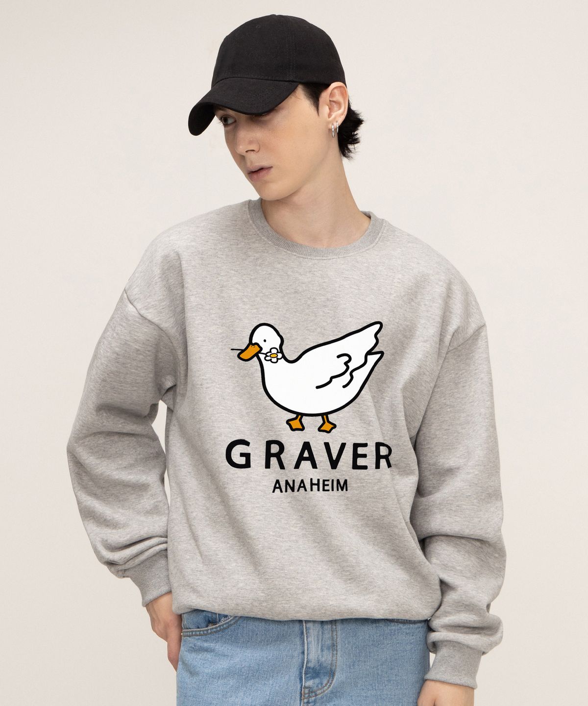 그레이버(GRAVER) [UNISEX]화이트 덕 스마일 맨투맨_그레이