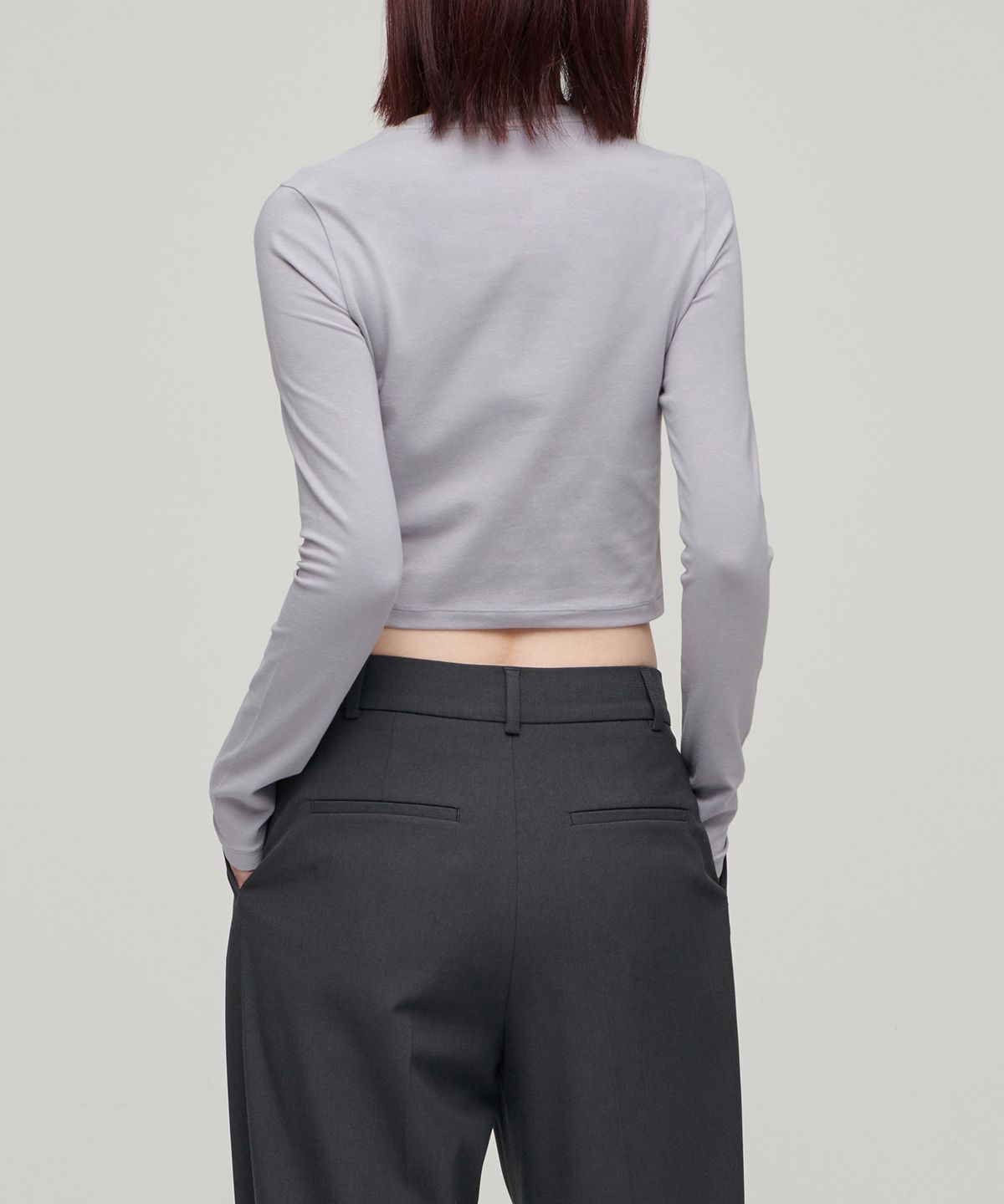 무신사 스탠다드 우먼(MUSINSA STANDARD WOMAN) 우먼즈 슬림 크롭 크루 넥 긴소매 티셔츠 [퍼플 그레이]