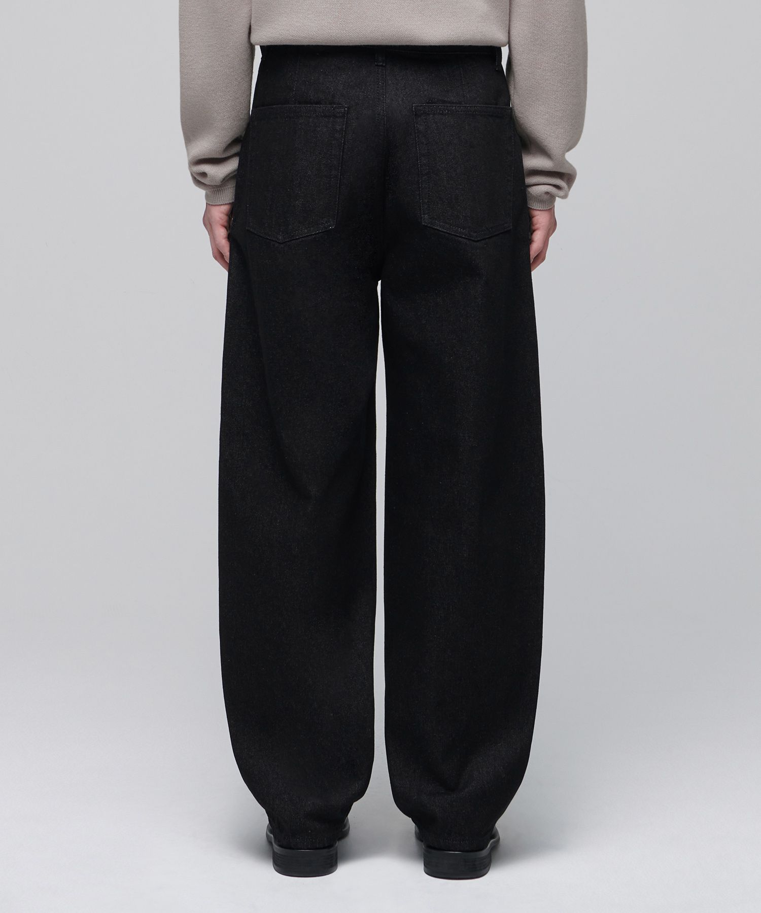 MUSINSA | MUSINSA STANDARD Twisted Semi Balloon Denim Pants