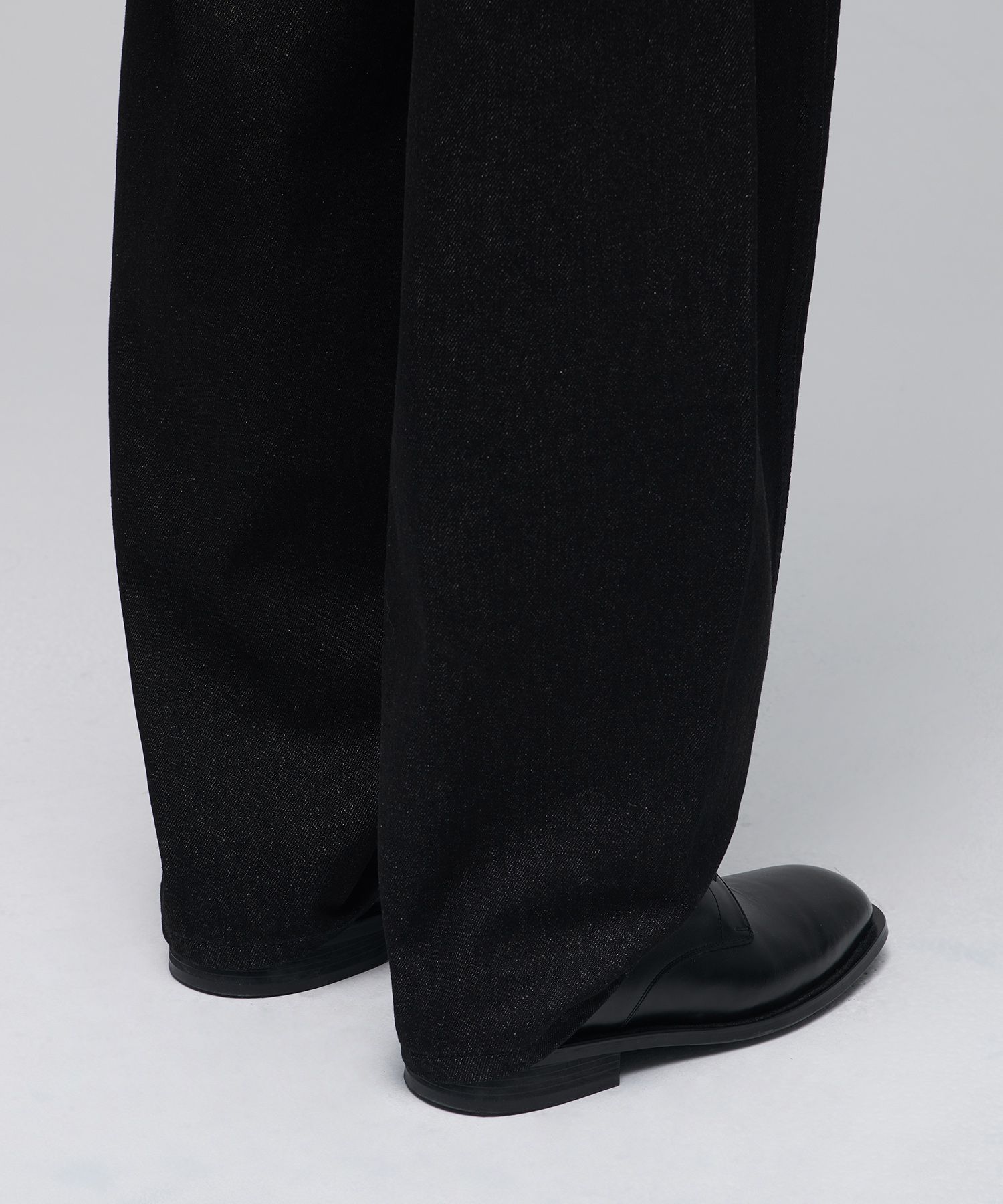 MUSINSA | MUSINSA STANDARD Twisted Semi Balloon Denim Pants