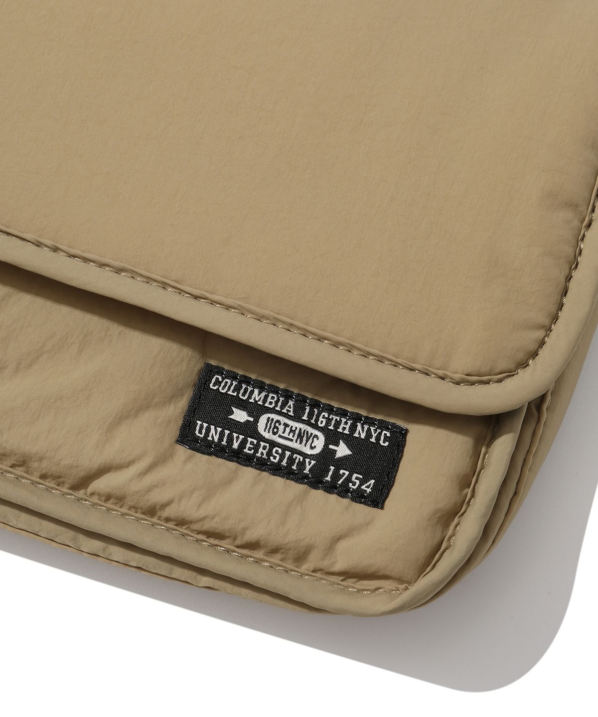 컬럼비아 유니버시티(COLUMBIA UNIVERSITY) COLUMBIA NYC CROSS BAG SMALL 웜베이지
