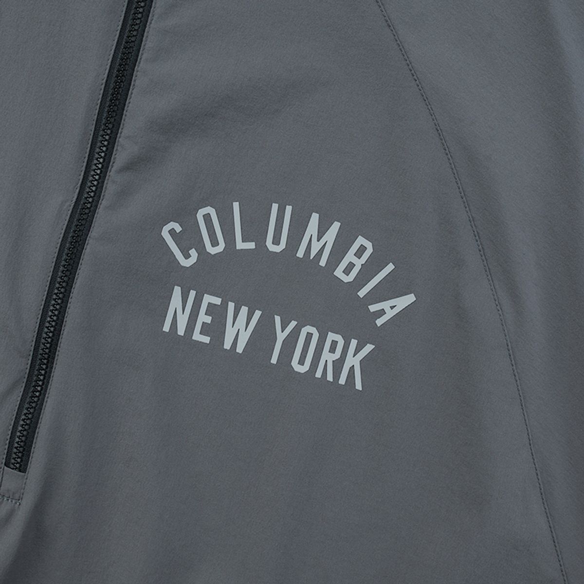 컬럼비아 유니버시티(COLUMBIA UNIVERSITY) CU NY OVERFIT NYLON ANORAK JACKET 차콜