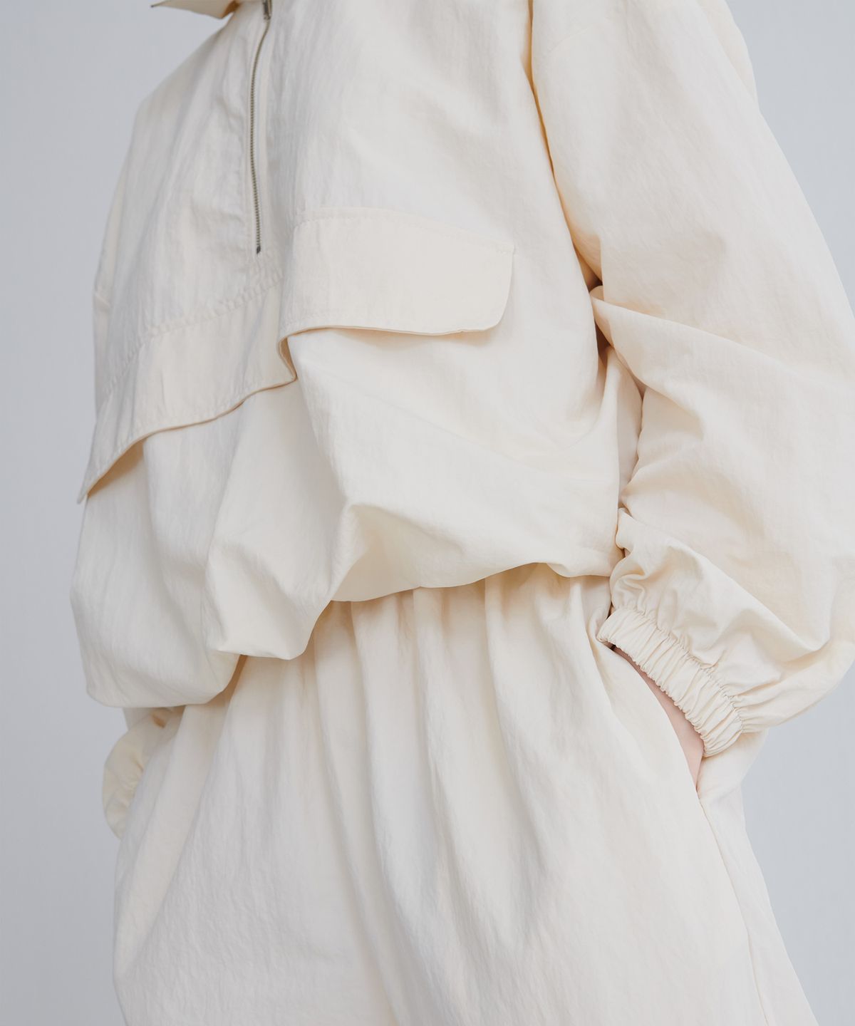 씨엘로(CIELO) 22 FW 집업 아노락 (크림)