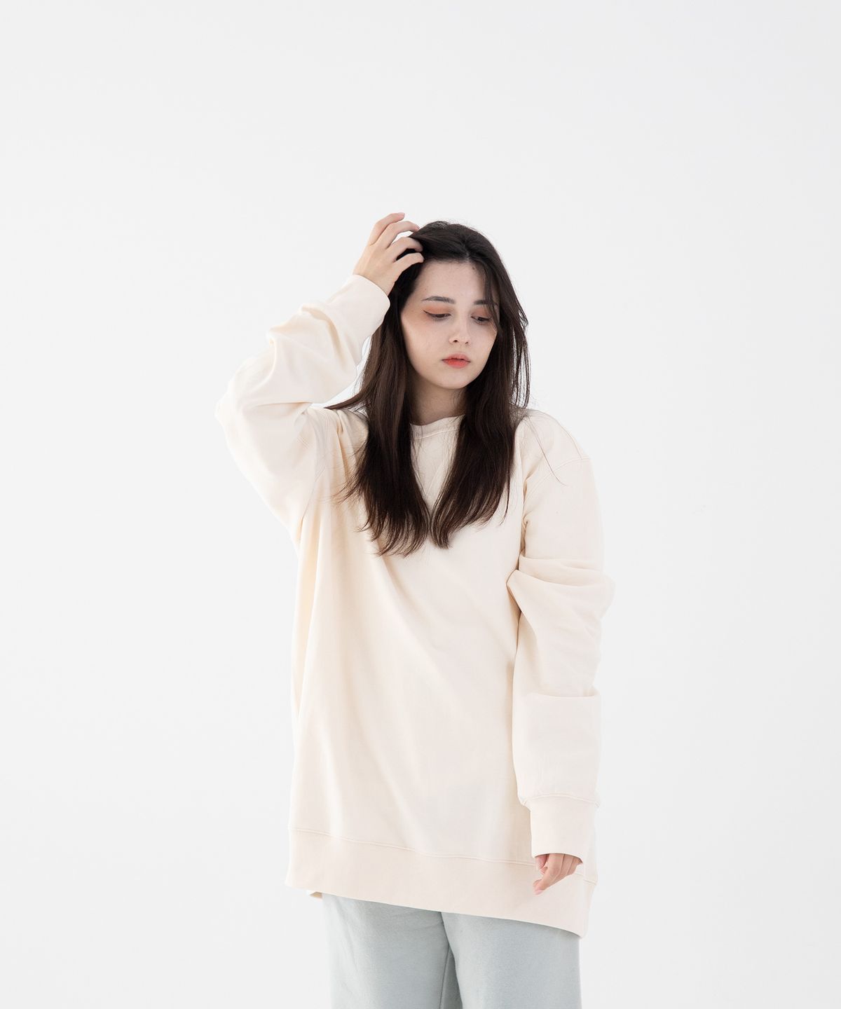 포스케(FOURTHK) 무지 오버핏 스티치 맨투맨 크림
