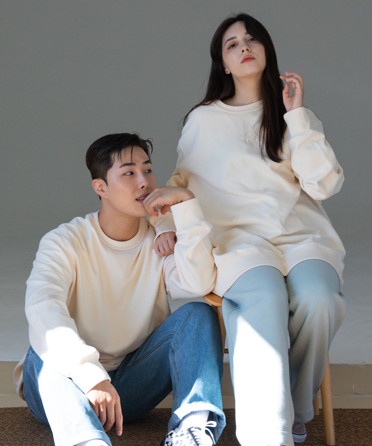 포스케(FOURTHK) 무지 오버핏 스티치 맨투맨 크림